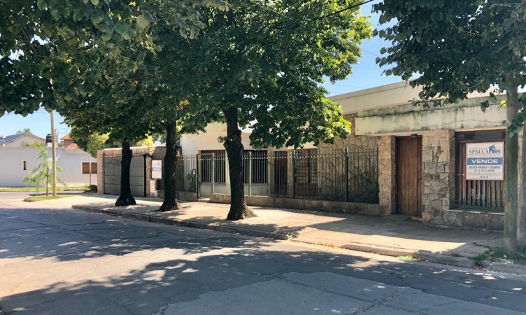 HERMOSA CASA 7 AMBIENTES EN VENTA - Jose C. Paz