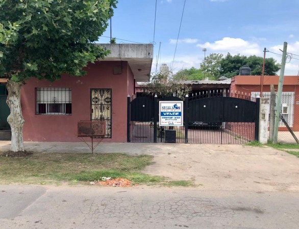 Hermosa casa en venta mas departamento monoambiente.