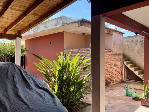 Hermosa casa en venta mas departamento monoambiente.