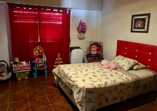 Hermosa casa en venta mas departamento monoambiente.