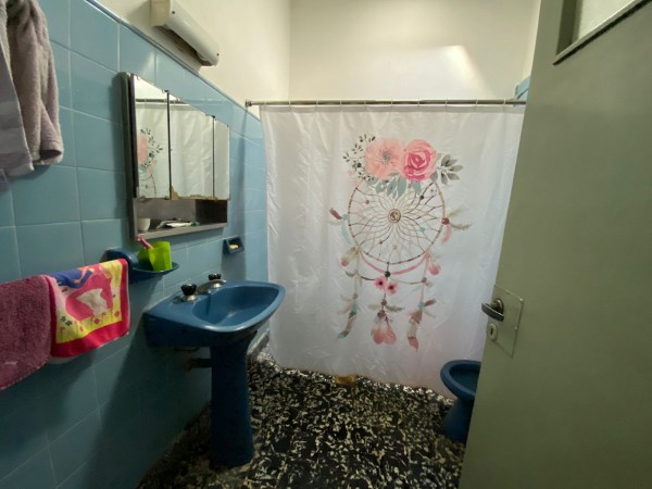 HERMOSA CASA 4 AMBIENTES EN VENTA - Jose C. Paz