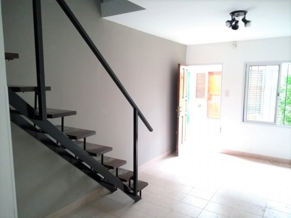 DEPARTAMENTO DUPLEX 2 AMBIENTES EN SAN MIGUEL.