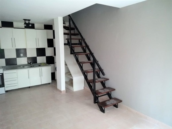 DEPARTAMENTO DUPLEX 2 AMBIENTES EN SAN MIGUEL.