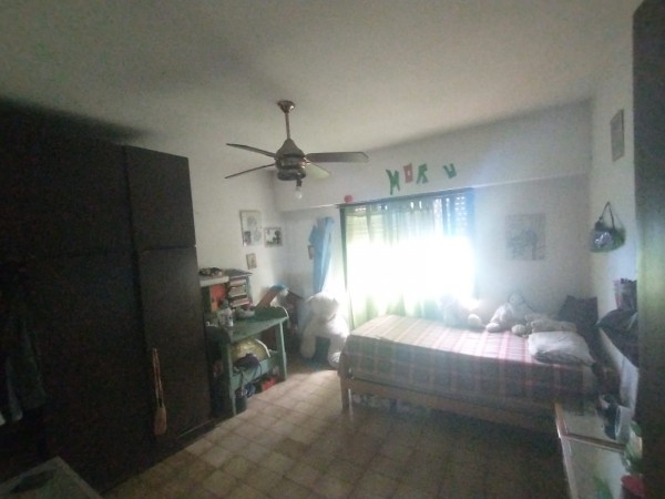 CASA EN VENTA CON LOCAL Y FONDO LIBRE CON DEPOSITO, TORTUGUITAS.