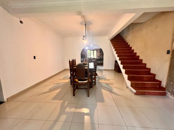 CASA QUINTA EN VENTA EN LOTE DE 3000 M2 - 6 AMBIENTES - ESCUCHA OFERTAS - PILAR A REFACCIONAR