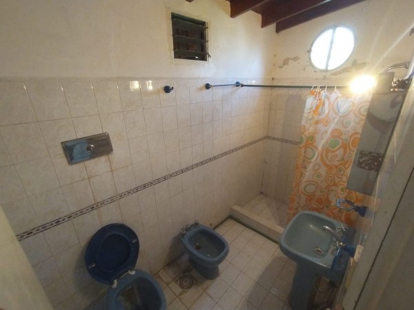 CASA CON LOTE