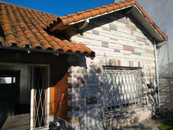 CASA 3 AMBIENTES EN VENTA - HURLINGHAM