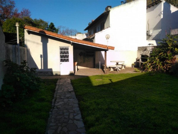 CASA 3 AMBIENTES EN VENTA - HURLINGHAM