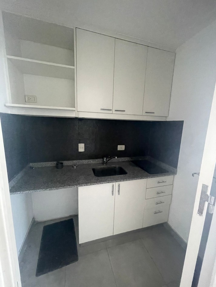 VENTA OFICINA ESTUDIO EN VOHE PILAR - RUA CAAMAÑO - KOS PILAR
