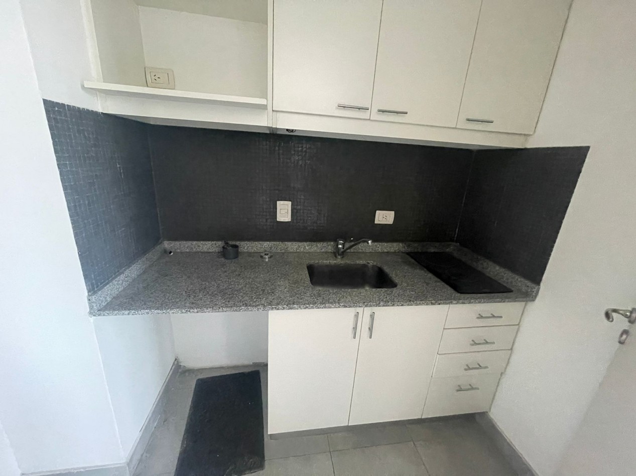 VENTA OFICINA ESTUDIO EN VOHE PILAR - RUA CAAMAÑO - KOS PILAR