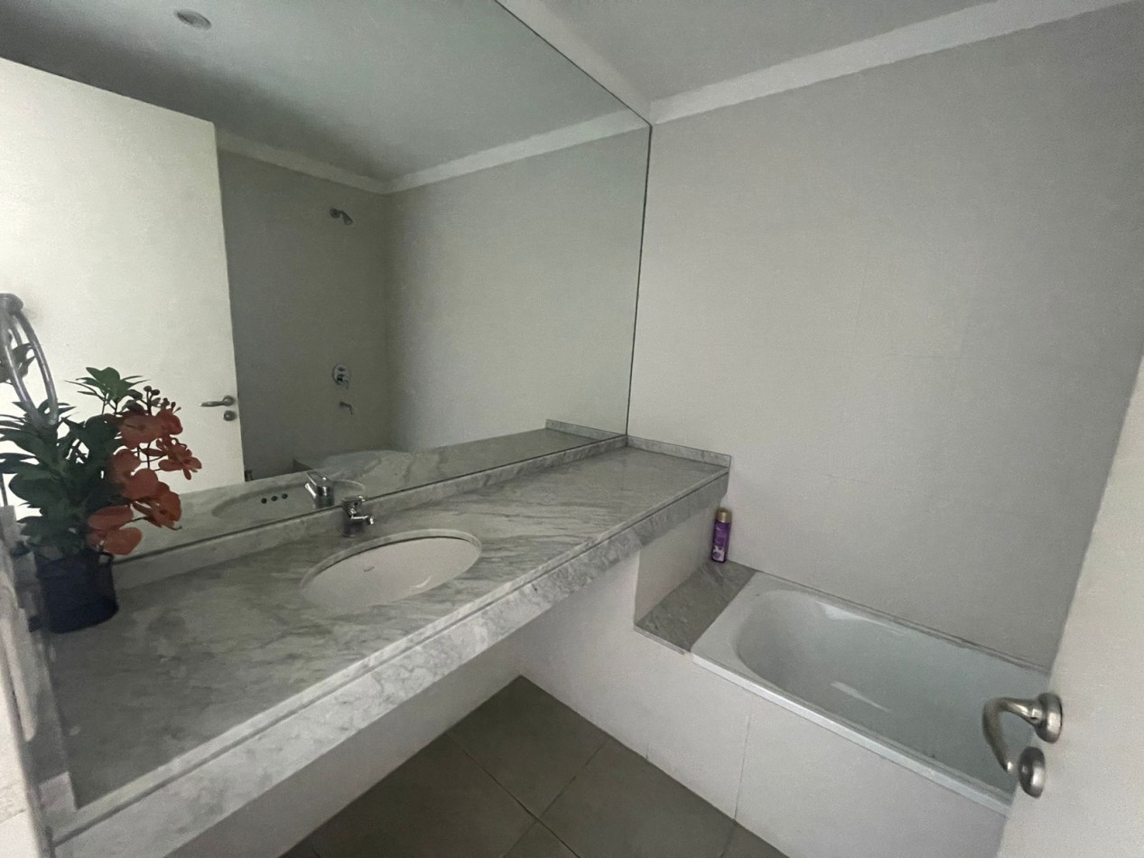 VENTA OFICINA ESTUDIO EN VOHE PILAR - RUA CAAMAÑO - KOS PILAR