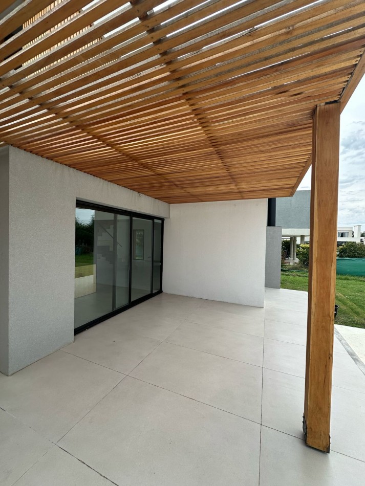 VENTA CASA LAGOON, 4 AMBIENTES - VILLA ROSA, PILAR