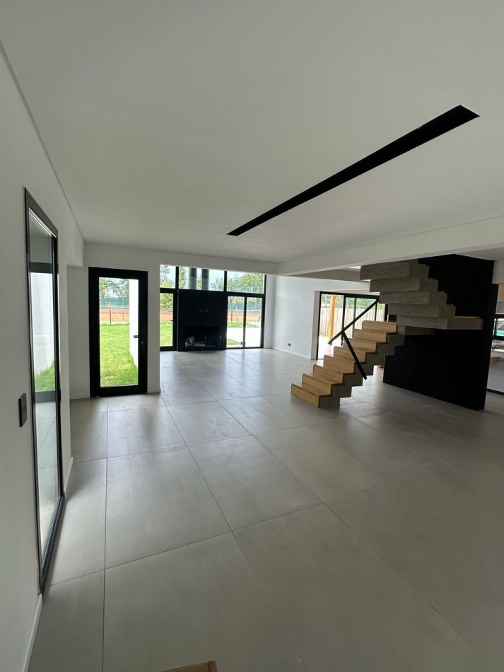 VENTA CASA LAGOON, 4 AMBIENTES - VILLA ROSA, PILAR