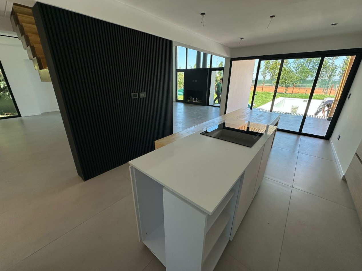 VENTA CASA LAGOON, 4 AMBIENTES - VILLA ROSA, PILAR