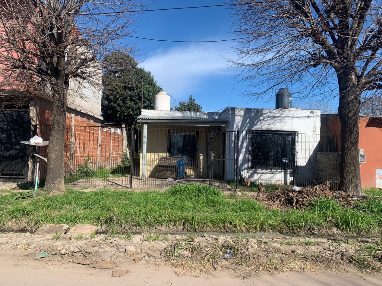 CASA TRES AMBIENTES EN VENTA EN JOSE C PAZ