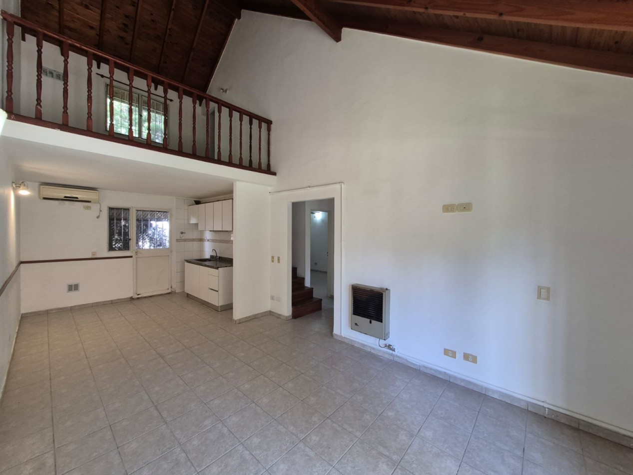 VENTA DUPLEX 4 AMBIENTES CON COCHERA PILAR CENTRO APTO CREDITO