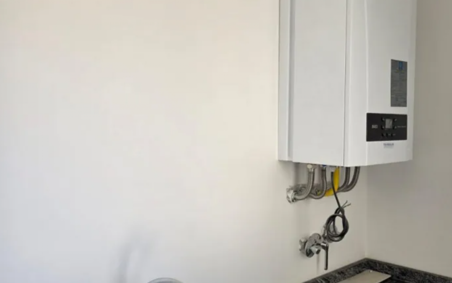 VENTA CASA DE 5 AMBIENTES EN SANTA LUCIA, PILAR DEL ESTE