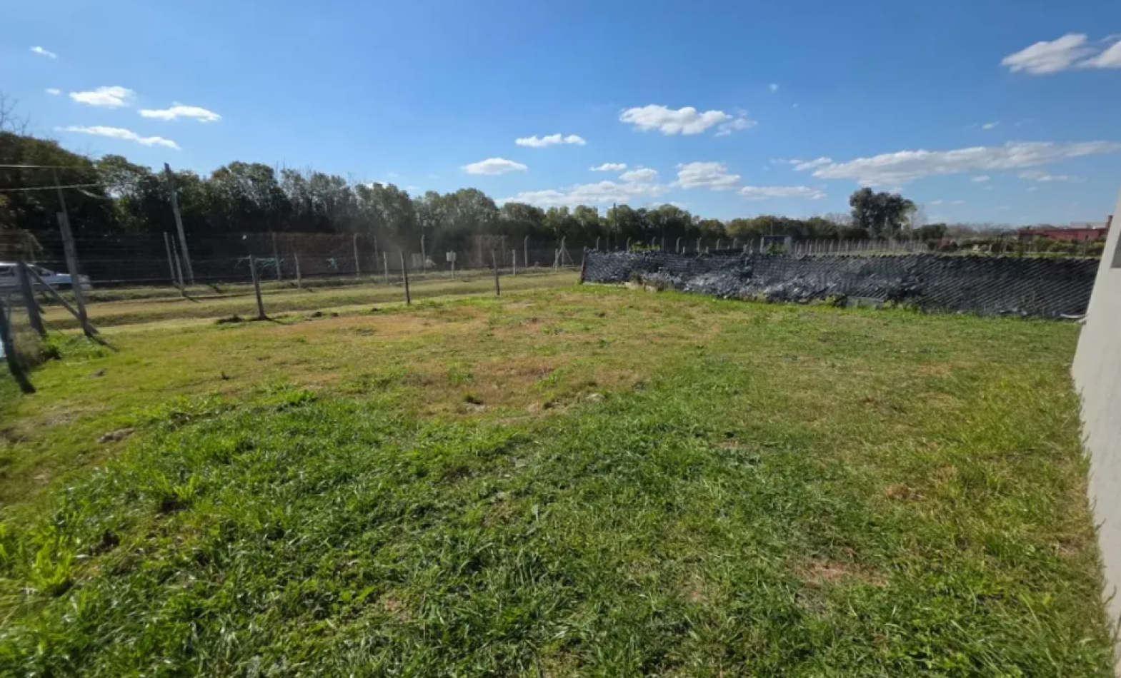 VENTA CASA DE 5 AMBIENTES EN SANTA LUCIA, PILAR DEL ESTE