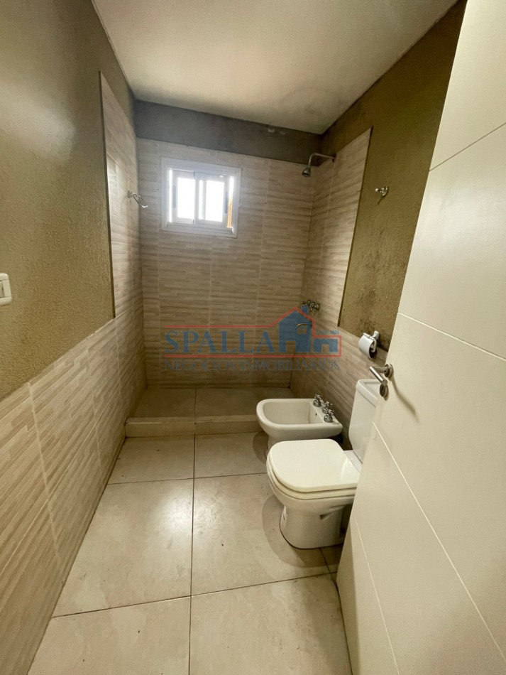 ALQUILER DEPARTAMENTO DOS AMBIENTES AMPLIO CON PARRILLA Y JARDIN