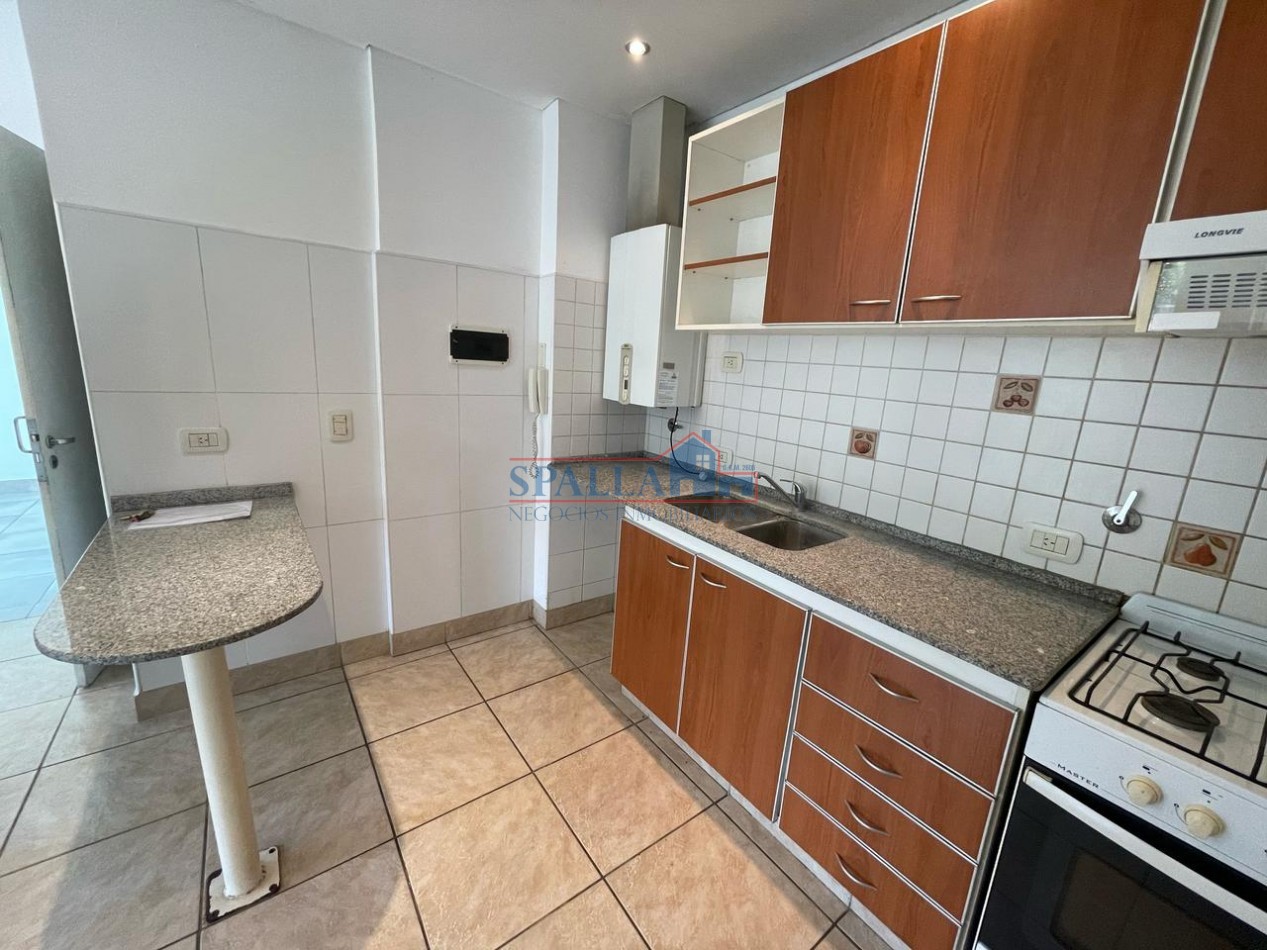 VENTA DEPARTAMENTO DOS AMBIENTES AL FRENTE PLANTA BAJA PILAR CENTRO 