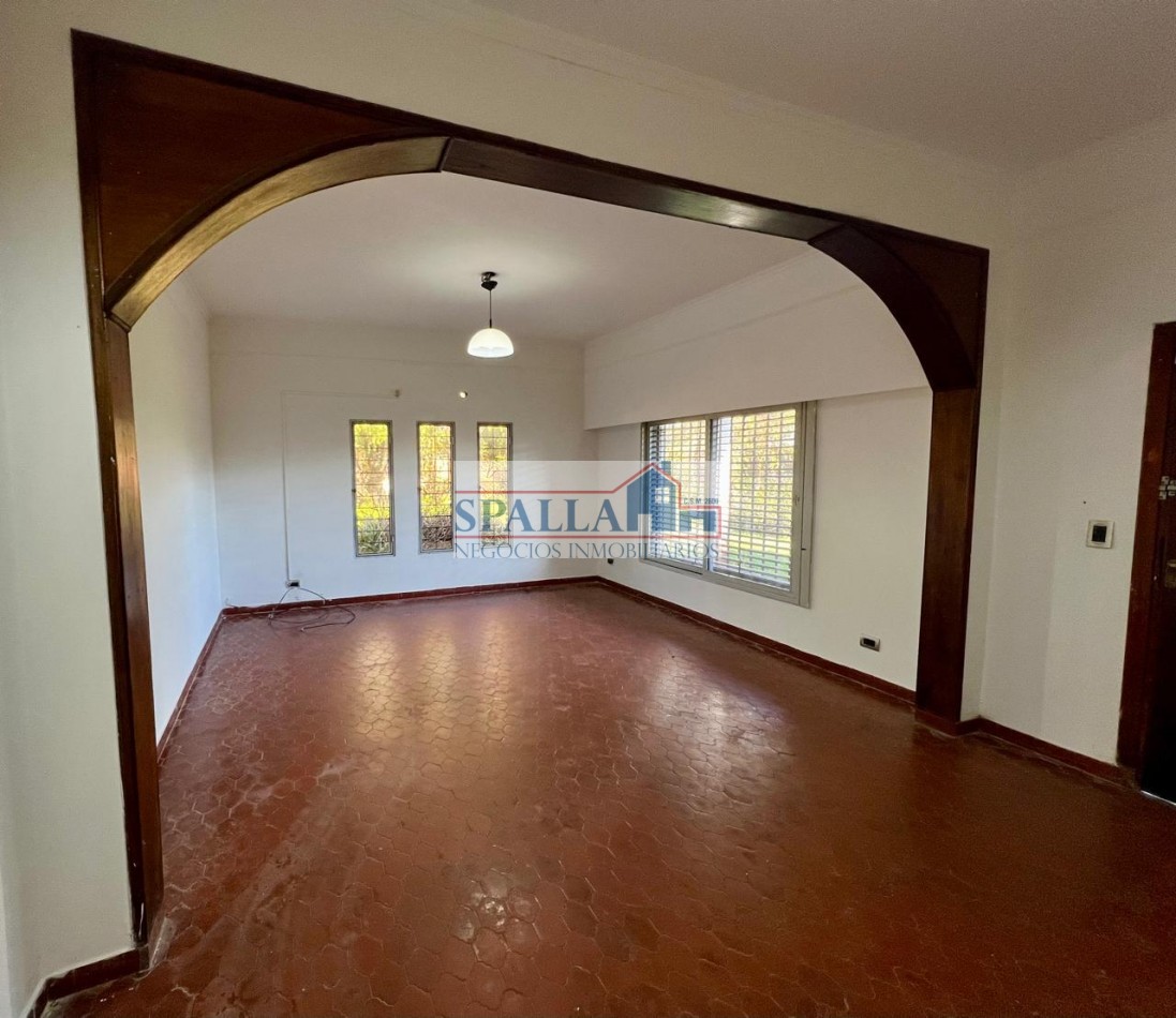 CASA EN VENTA - 4 AMBIENTES CON GALERIA - JOSE C. PAZ - APTO CREDITO