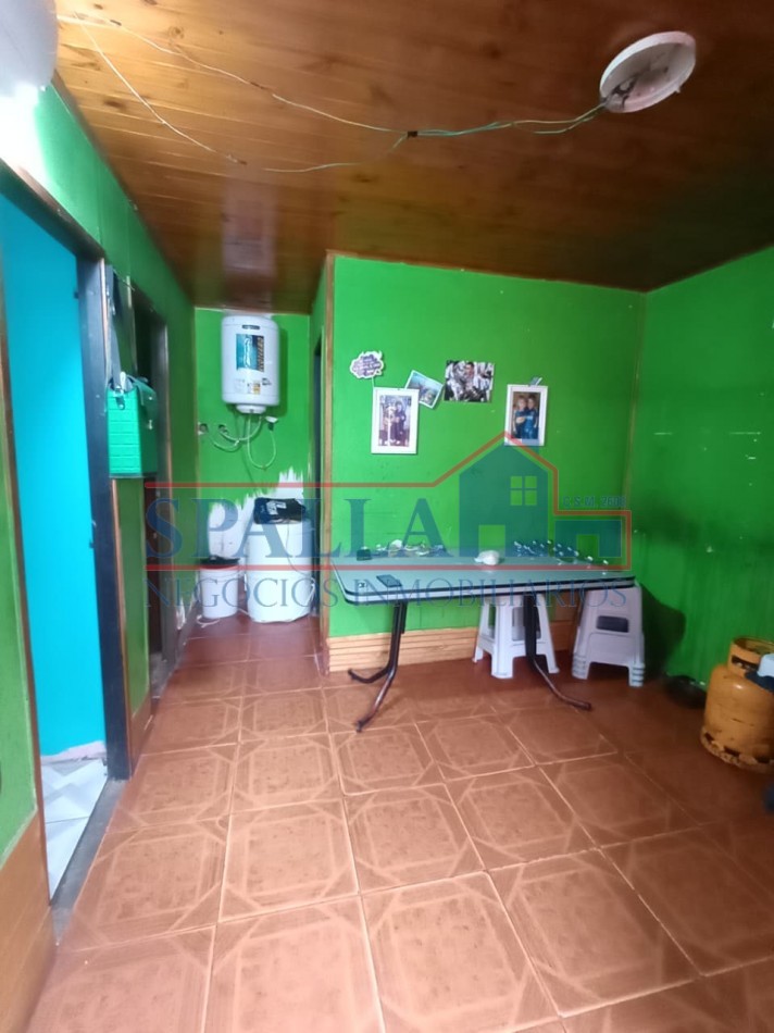 CASA EN VENTA  300 m² SOBRE LOTE PROPIO - A 200 mts RUTA 8 - LOCAL + GALPON - JOSE C. PAZ - ACEPTA FINANCIACION