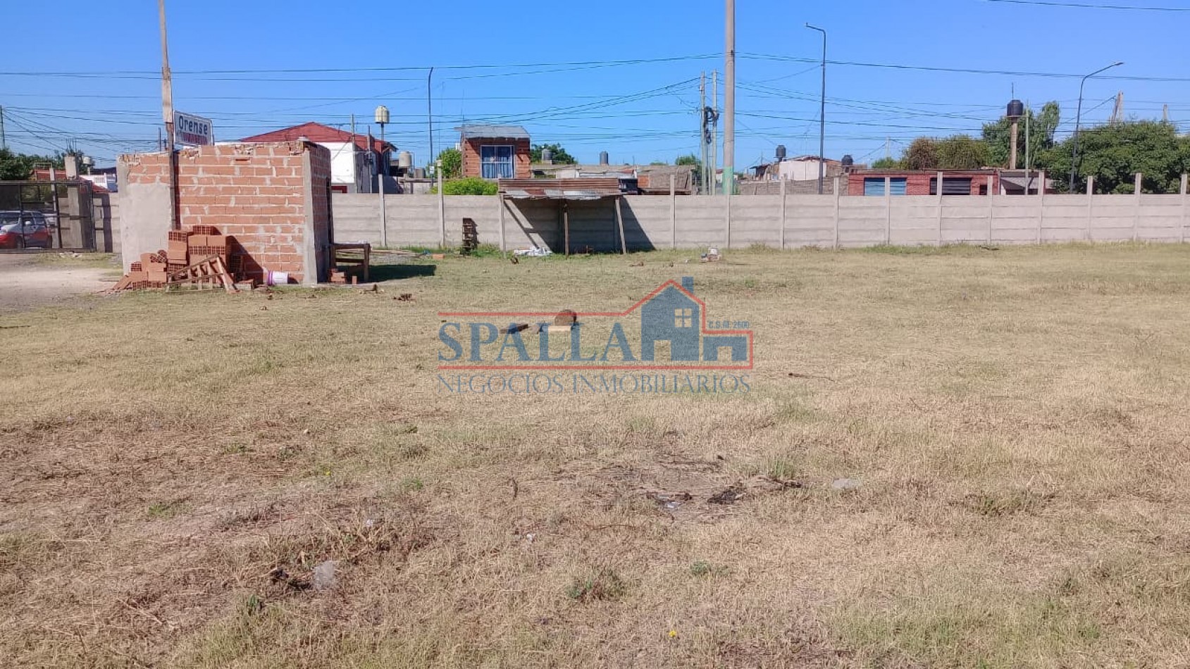 IMPORTANTE LOTE EN ALQUILER  SOBRE AV. CROACIA JOSE C. PAZ - Ideal para Galpon, Deposito, Playa de Estacionamiento.