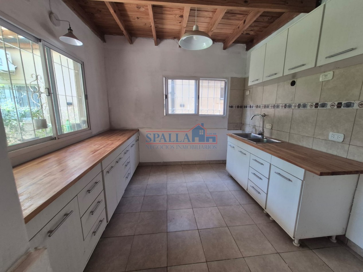 ALQUILER CASA 4 AMBIENTES CON PILETA EN BARRIO PELLEGRINI 3 EN PILAR SIN EXPENSAS