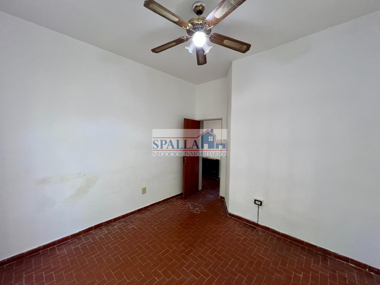 CASA EN VENTA - 4 AMBIENTES CON GALERIA - JOSE C. PAZ - APTO CREDITO