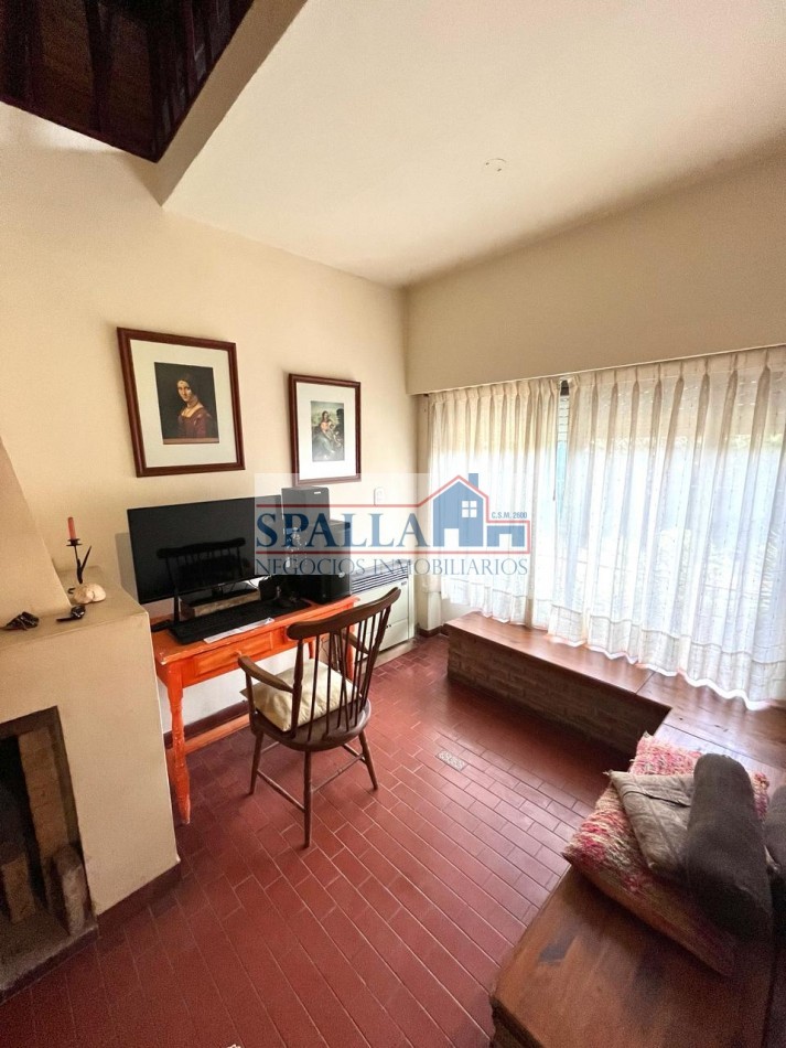VENTA CASA 4 AMBIENTES CON QUINCHO Y PILETA EN MUÑIZ - APTO CREDITO