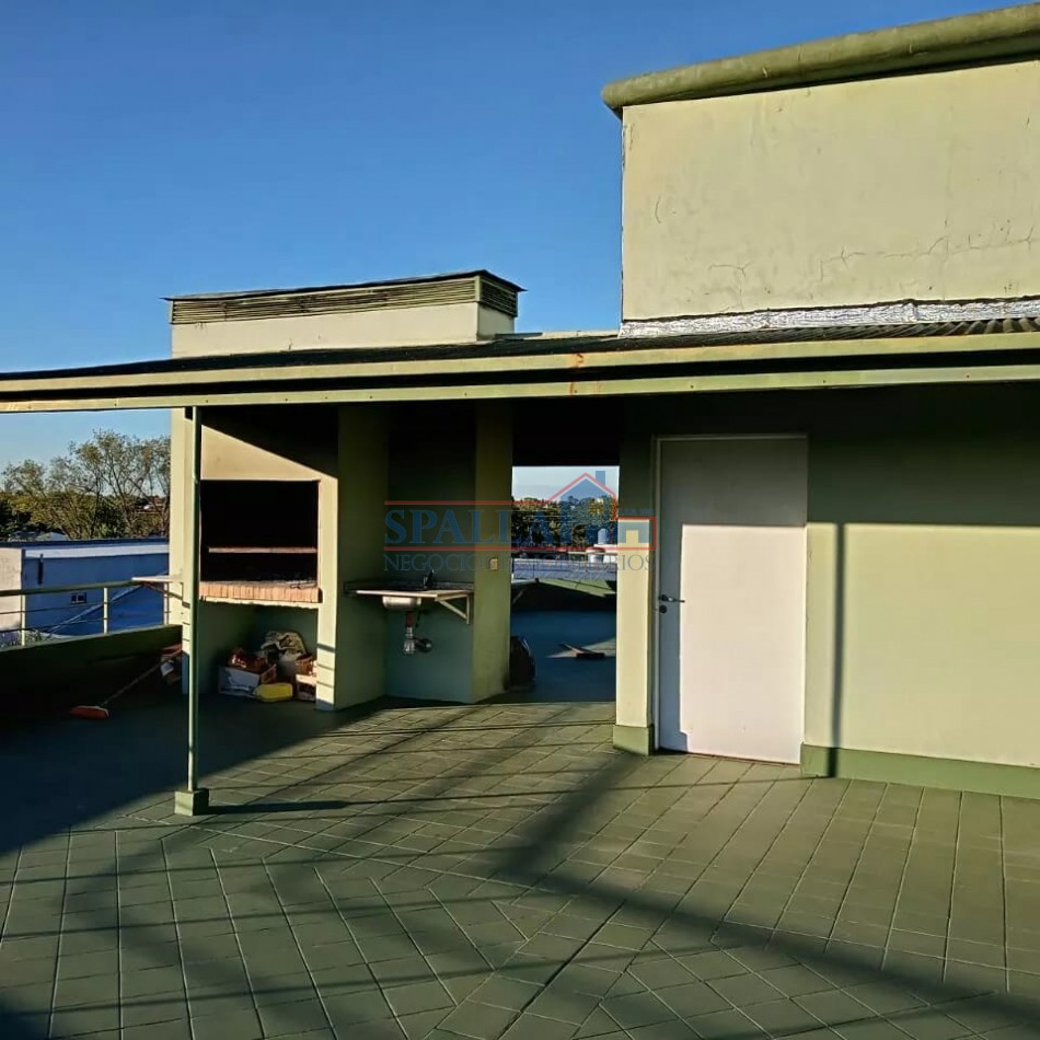 VENTA DEPARTAMENTO DOS AMBIENTES AL FRENTE PLANTA BAJA PILAR CENTRO 