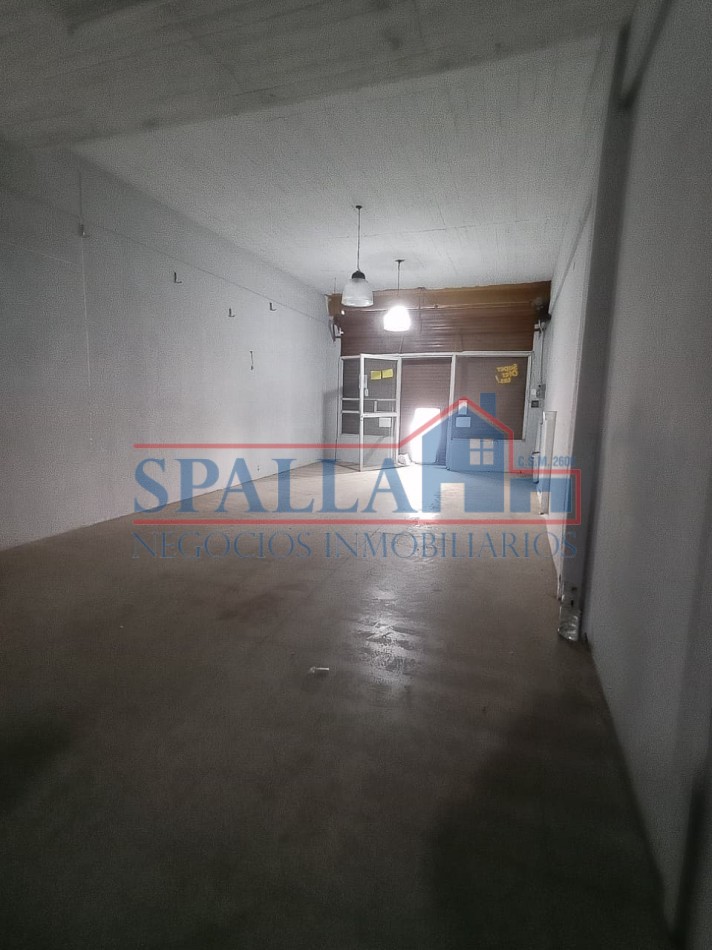 LOCAL COMERCIAL EN ALQUILER AV. CROACIA JOSE C. PAZ - ZONA COMERCIAL