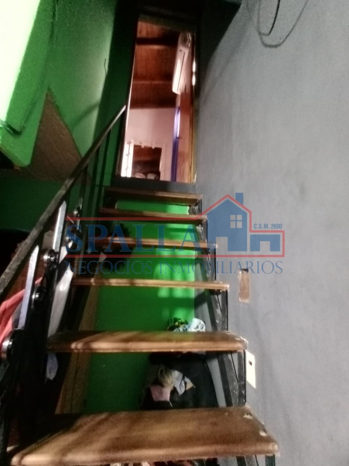 CASA EN VENTA  300 m² SOBRE LOTE PROPIO - A 200 mts RUTA 8 - LOCAL + GALPON - JOSE C. PAZ - ACEPTA FINANCIACION