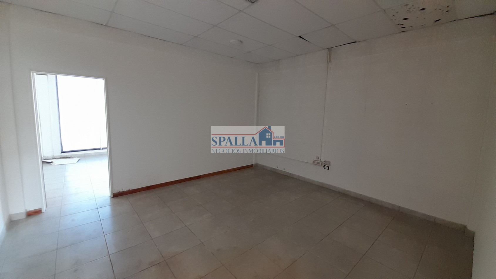 ALQUILER EDIFICIO CON OFICINAS, CENTRO DE PILAR A METROS DE PANAMERICANA KM 53