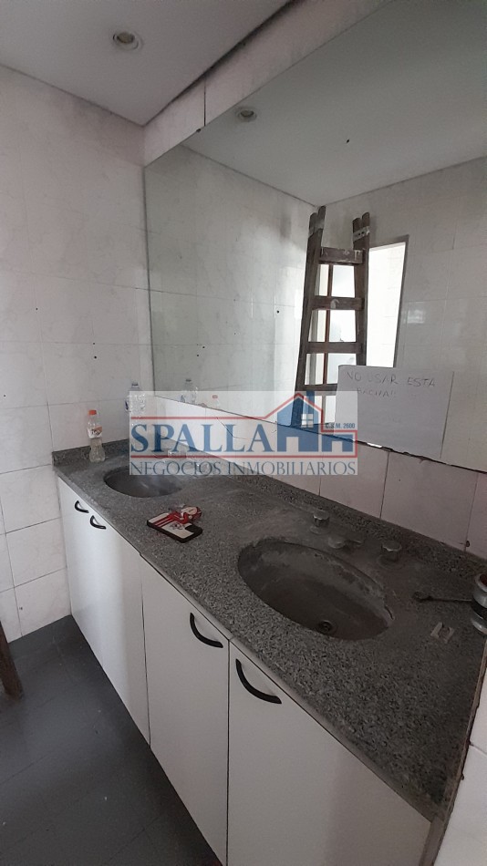 ALQUILER EDIFICIO CON OFICINAS, CENTRO DE PILAR A METROS DE PANAMERICANA KM 53