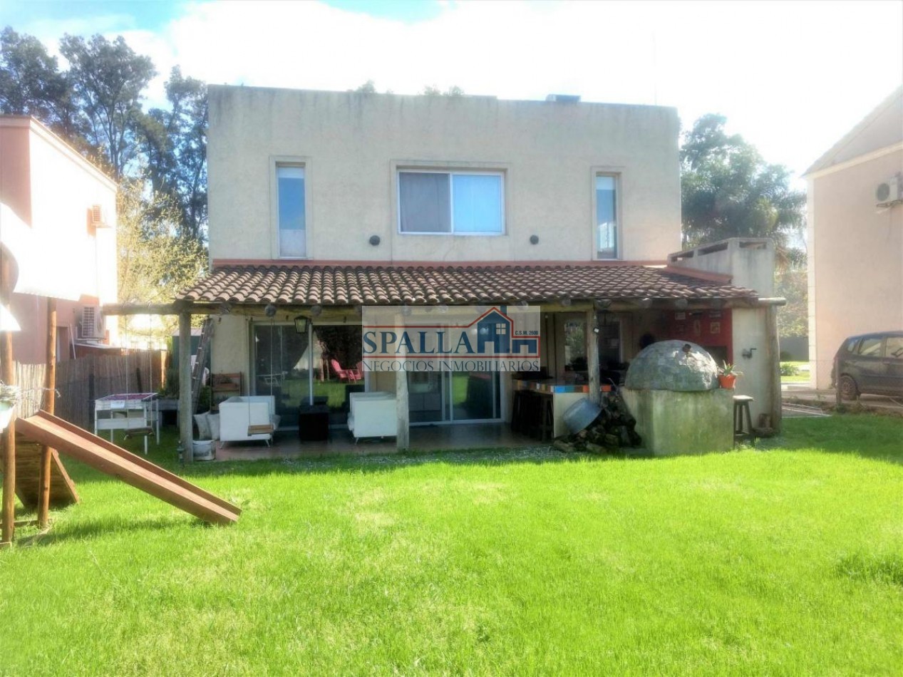 VENTA CASA 4 AMBIENTES EN BARRIO LAS ORQUIDEAS EN PILAR