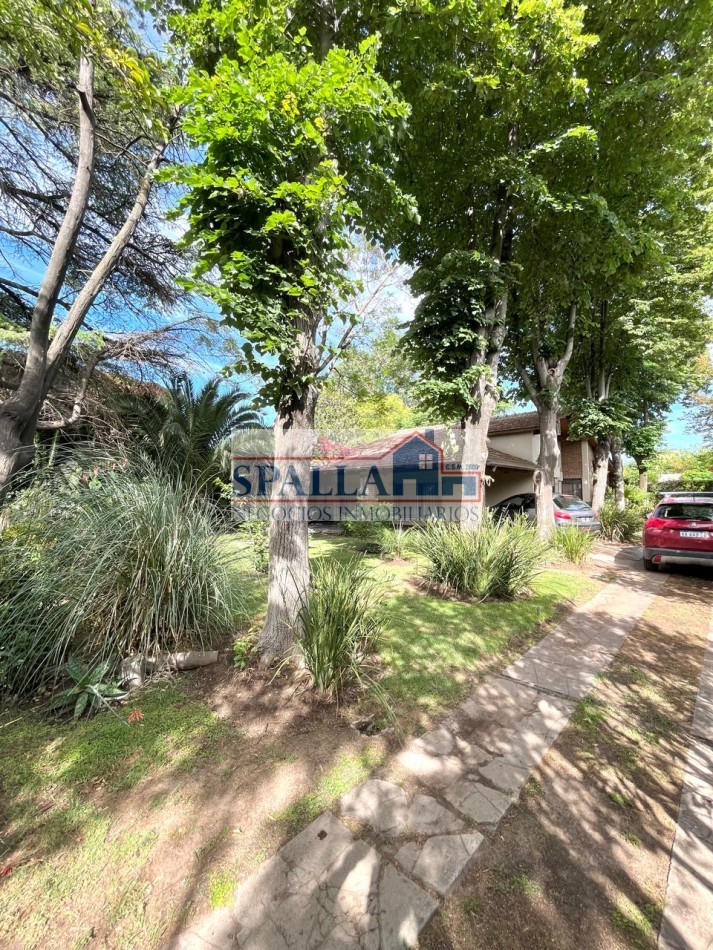 VENTA CASA 4 AMBIENTES CON QUINCHO Y PILETA EN MUÑIZ - APTO CREDITO