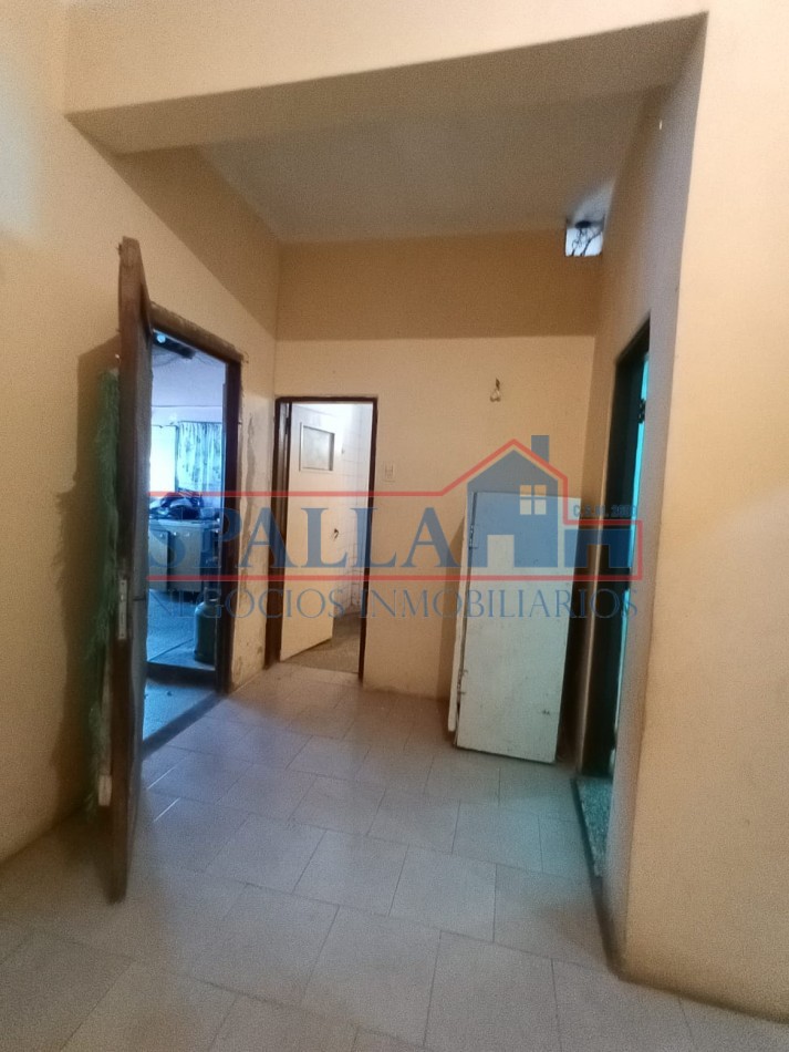 CASA 4 AMBIENTES EN VENTA- ESQUINA ESTRATEGICA Y ZONA MUY TRANSITADA, GRAND BOURG.