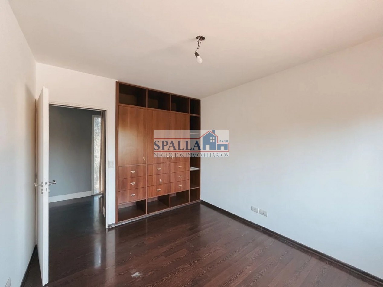 CHALET DE CATEGORIA EN VENTA EN LA MEJOR ZONA DE ESCOBAR - 7 AMBIENTES - 5 DORMITORIOS
