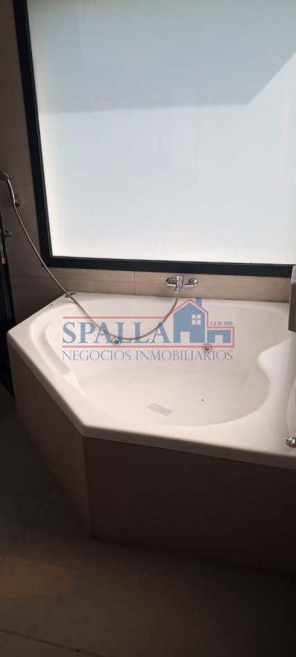 VENTA CASA 4 AMBIENTES EN BARRIO CERRADO LAGOON PILAR