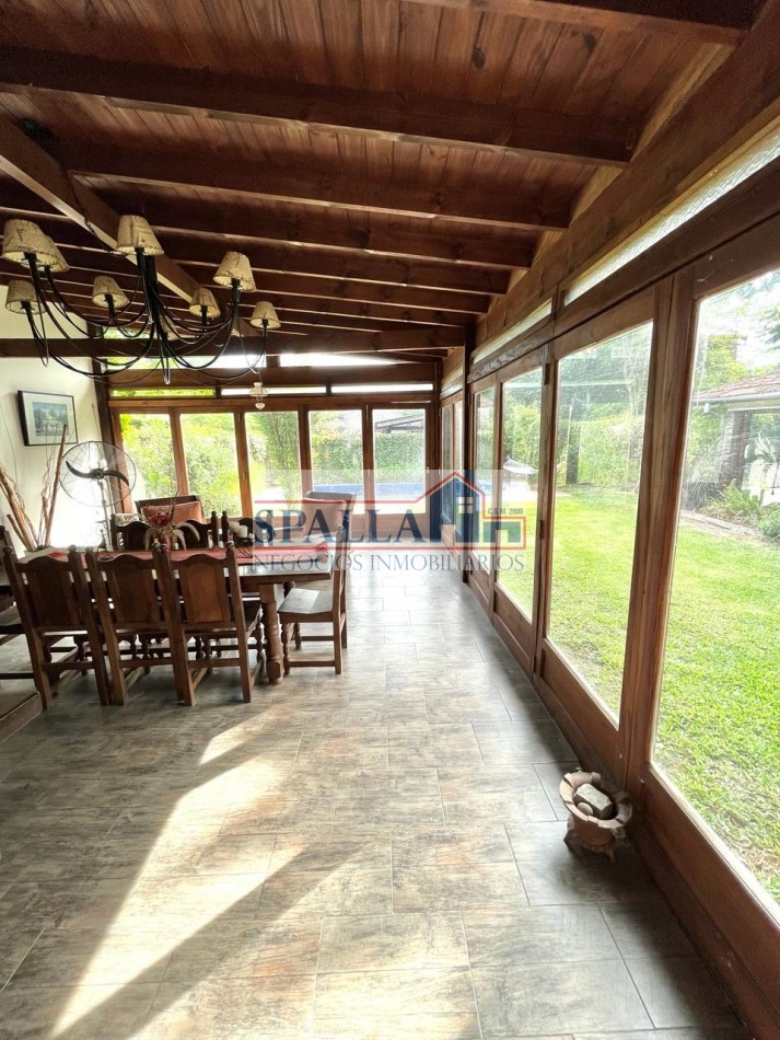 VENTA CASA 4 AMBIENTES CON QUINCHO Y PILETA EN MUÑIZ - APTO CREDITO