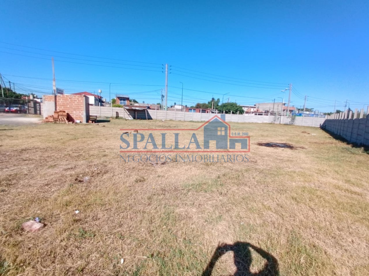 IMPORTANTE LOTE EN ALQUILER  SOBRE AV. CROACIA JOSE C. PAZ - Ideal para Galpon, Deposito, Playa de Estacionamiento.