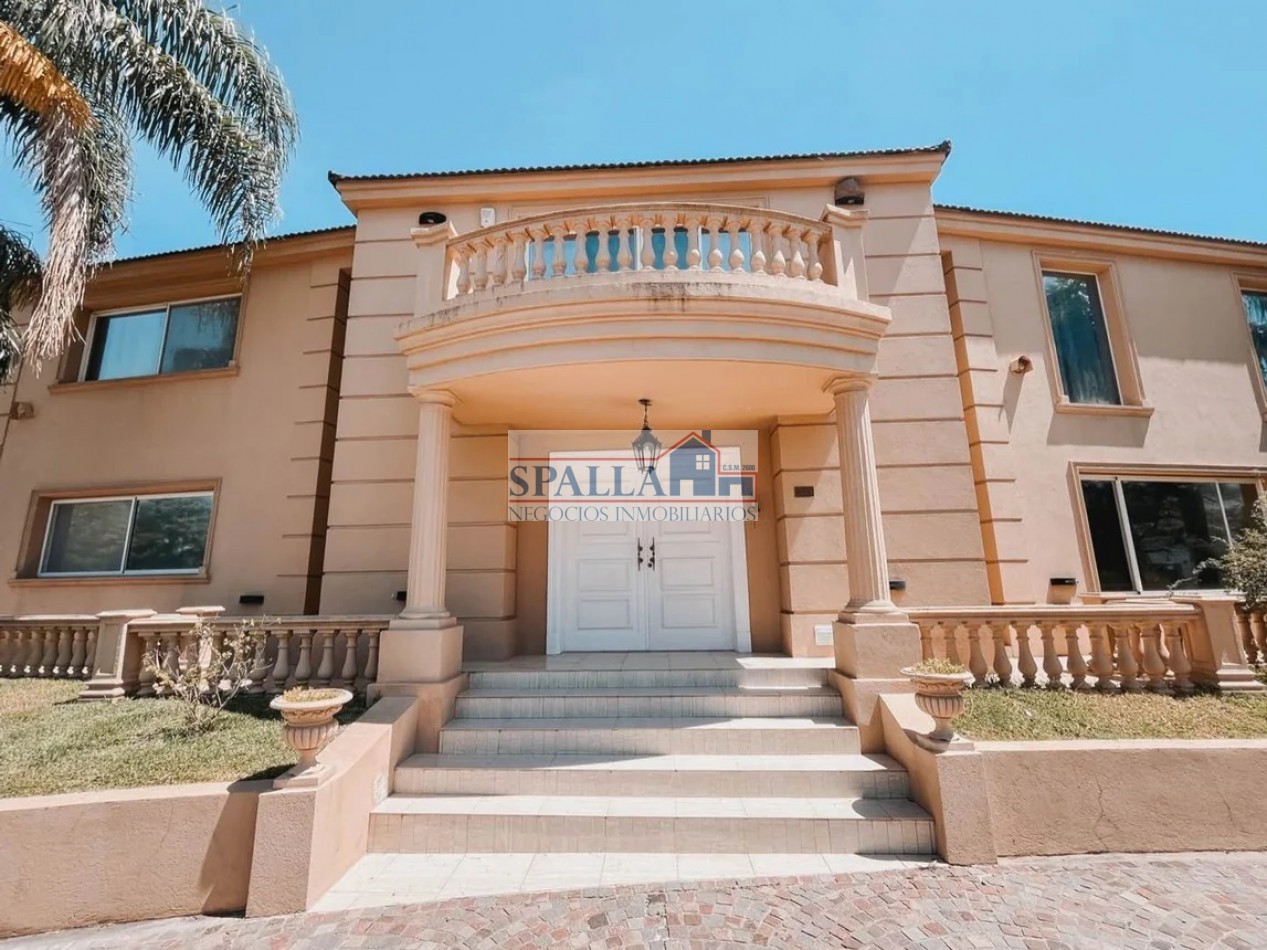 CHALET DE CATEGORIA EN VENTA EN LA MEJOR ZONA DE ESCOBAR - 7 AMBIENTES - 5 DORMITORIOS