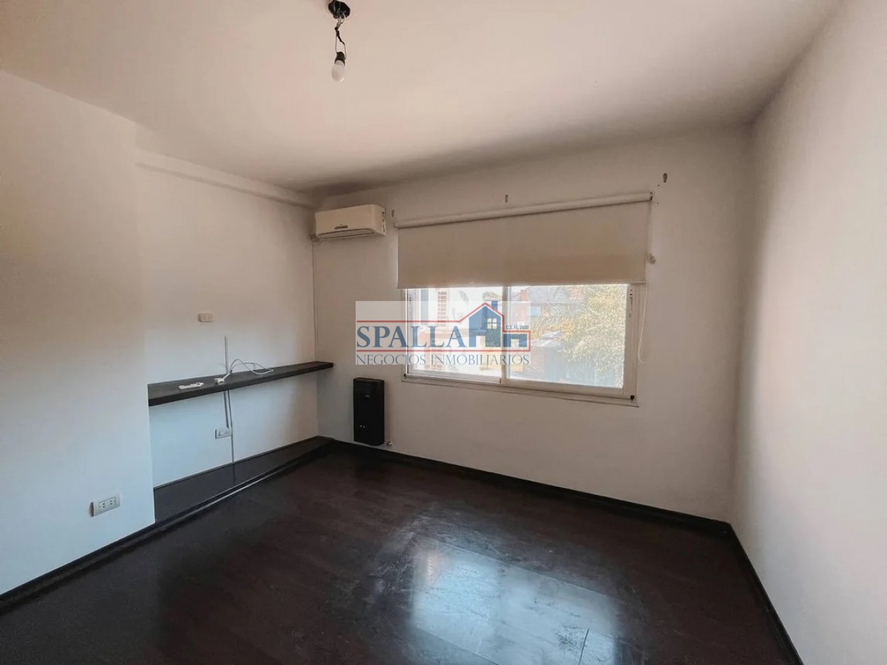 CHALET DE CATEGORIA EN VENTA EN LA MEJOR ZONA DE ESCOBAR - 7 AMBIENTES - 5 DORMITORIOS