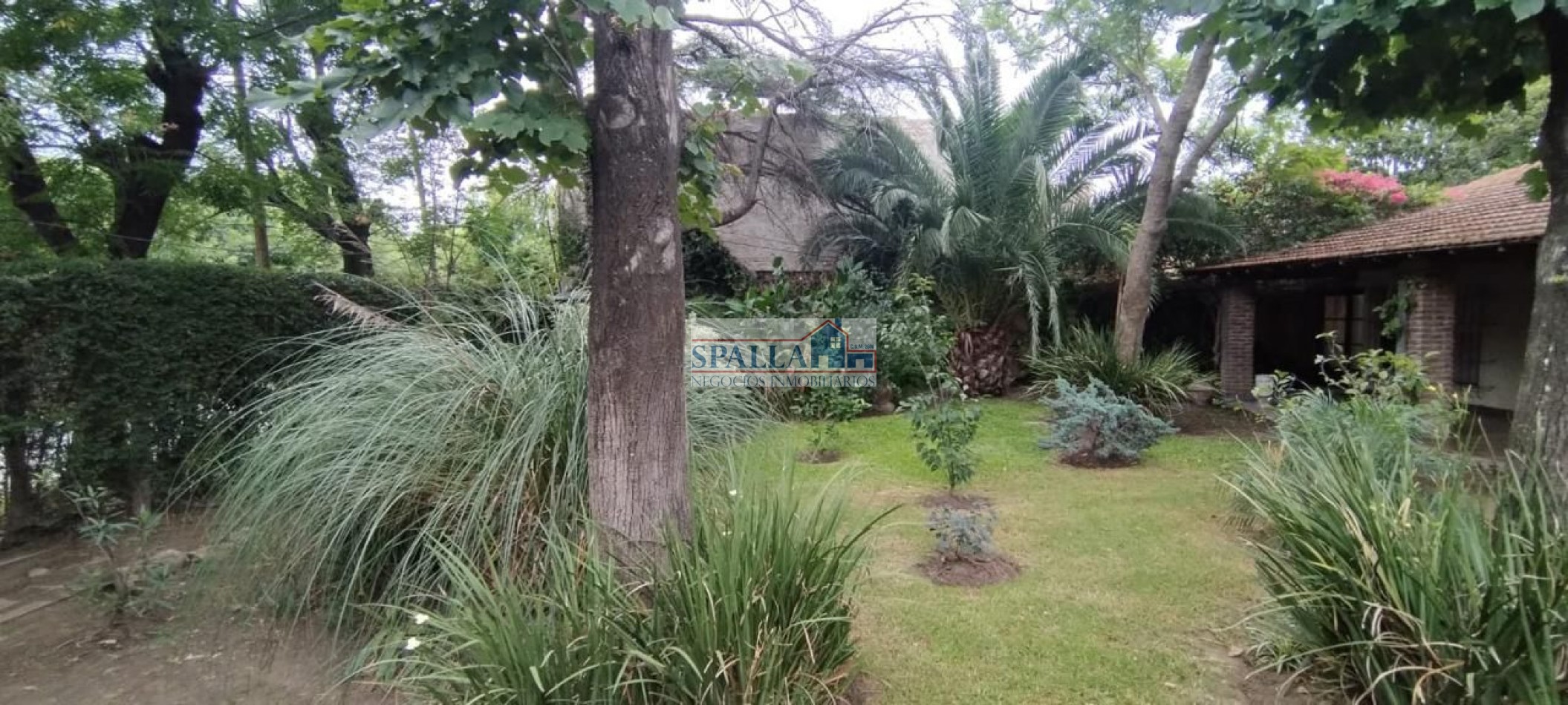 VENTA CASA 4 AMBIENTES CON QUINCHO Y PILETA EN MUÑIZ - APTO CREDITO