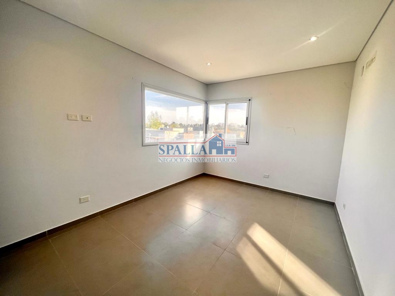 VENTA CASA 5 AMBIENTES, CON RENTA EN BARRIO EL ALJIBE - OPORTUNIDAD INVERSION