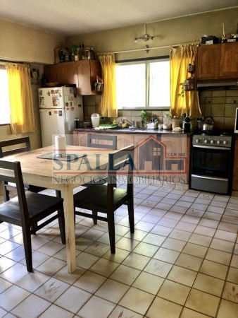 ESPECTACULAR CHALET Y DPTO 3 AMB EN BELLO HORIZONTE!!!!