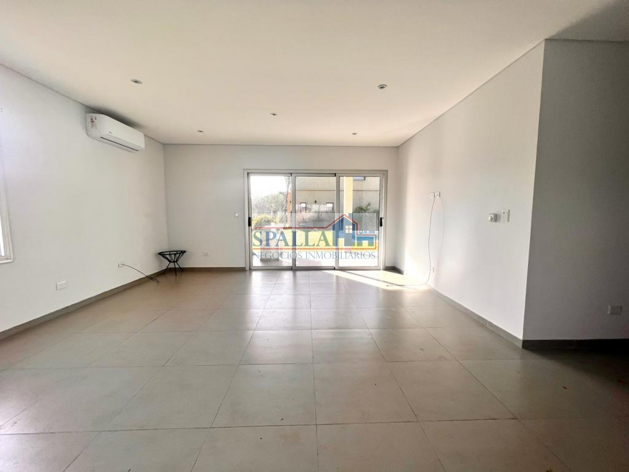 VENTA CASA 5 AMBIENTES, CON RENTA EN BARRIO EL ALJIBE - OPORTUNIDAD INVERSION
