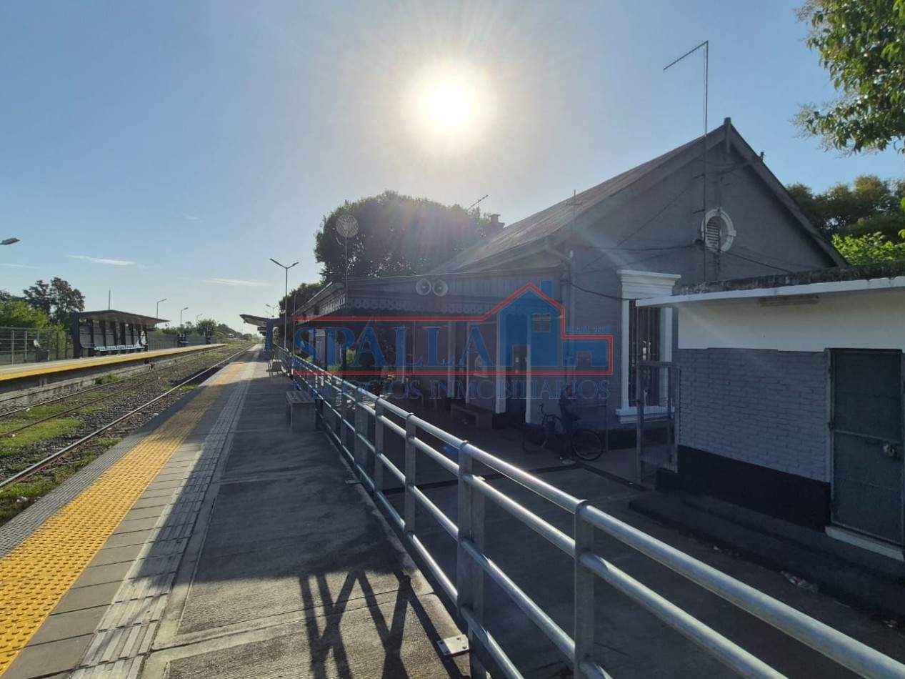 LOTE CON LOCALES EN CENTRO DE MANZANARES - OPORTUNIDAD DE INVERSION