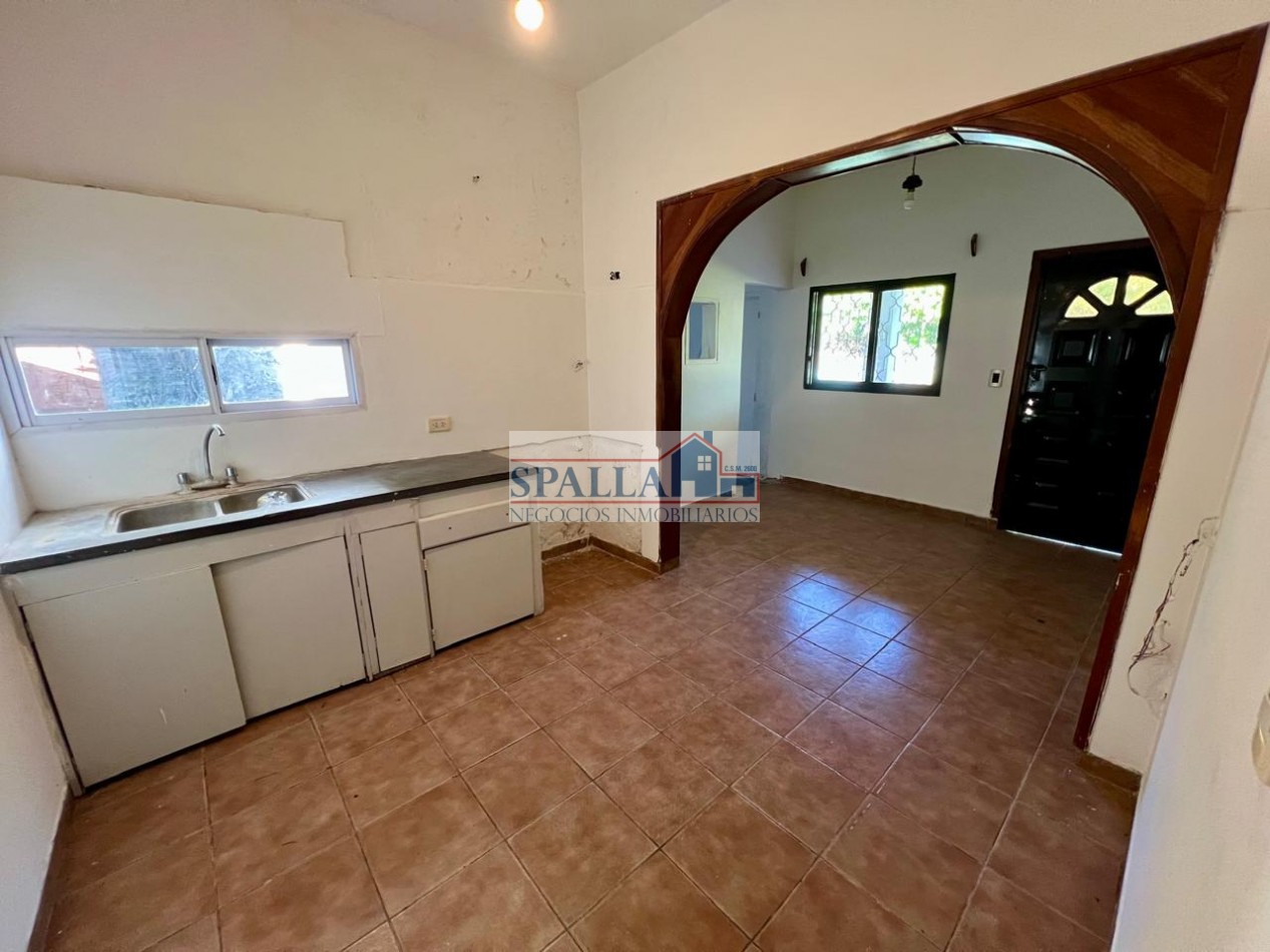 CASA EN VENTA - 4 AMBIENTES CON GALERIA - JOSE C. PAZ - APTO CREDITO